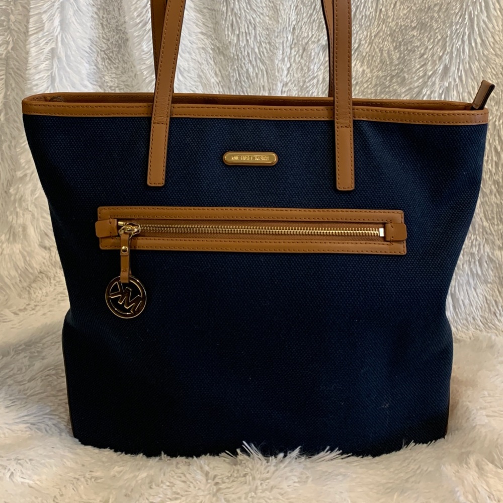 MICHAEL KORS TOE BAG